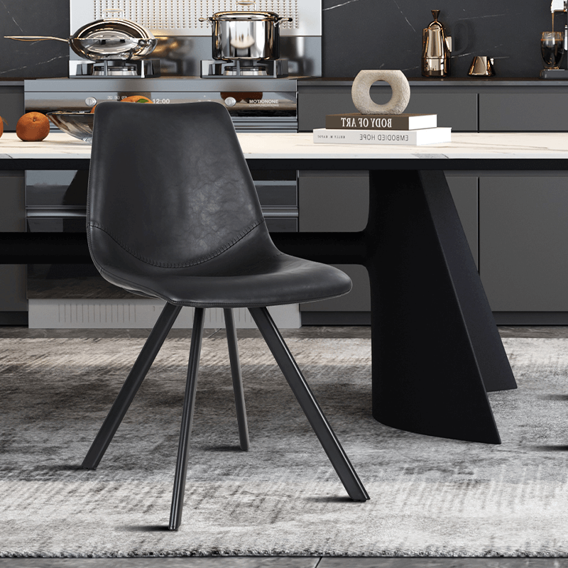 Chaise Emma vinyle noir